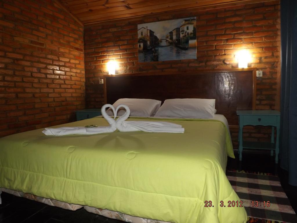 Pousada Quintal Das Pedras Penedo  Zimmer foto